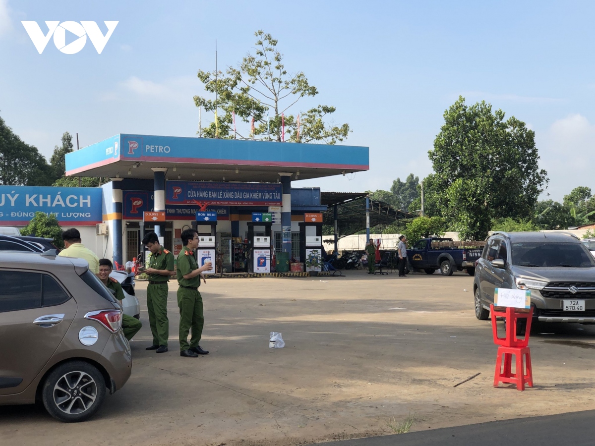 Phong toả một cây xăng ở Bà Rịa - Vũng Tàu để điều tra về mua bán xăng dầu giả